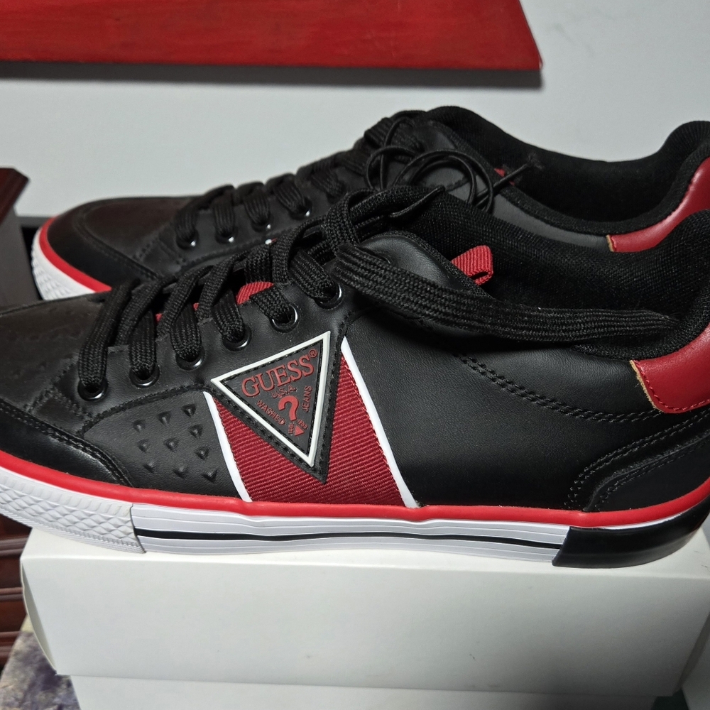 Guess - Men's Black & Red Sneakers